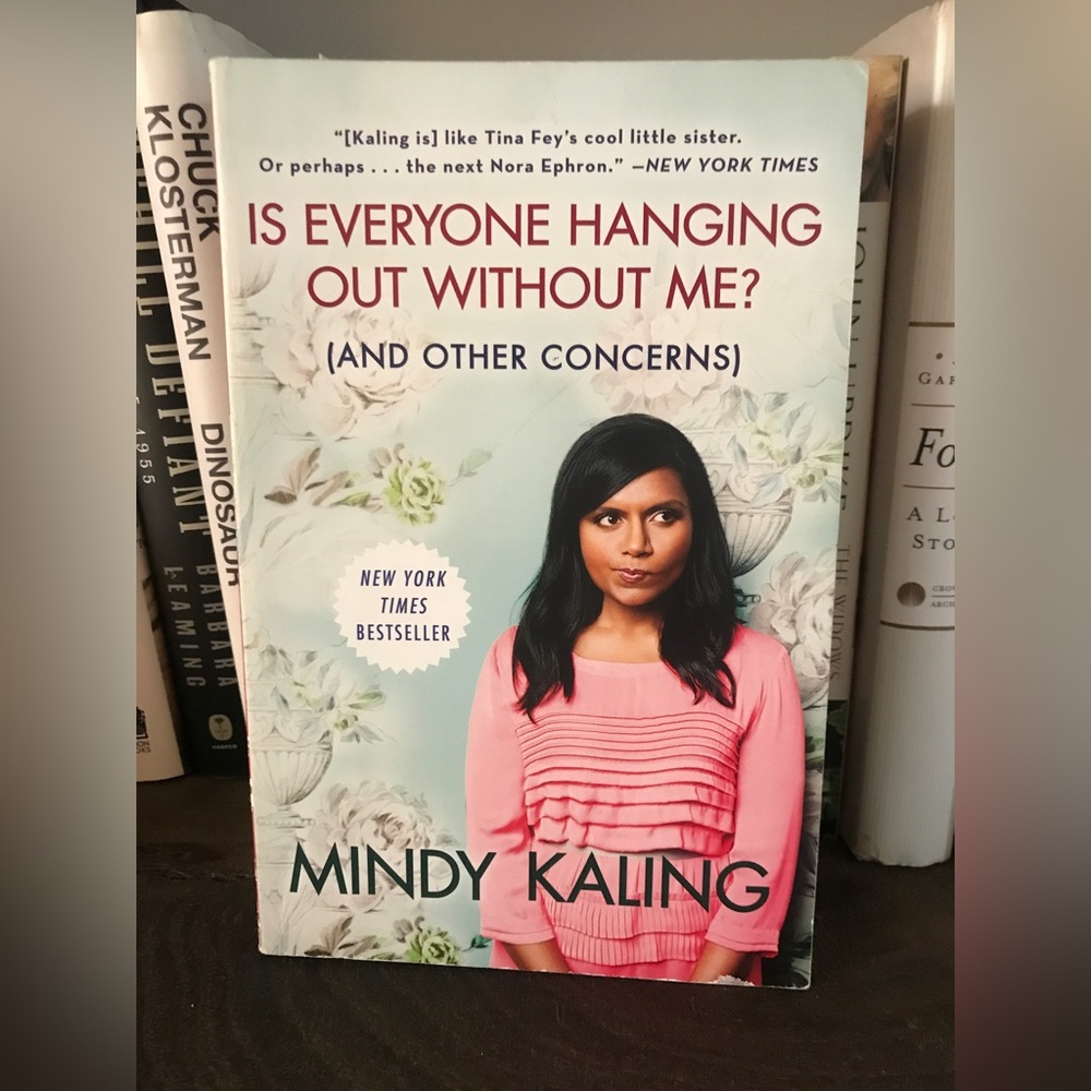 EUC Mindy Kaling "Is Everyone Hanging Out Without Me?" Paperback Book